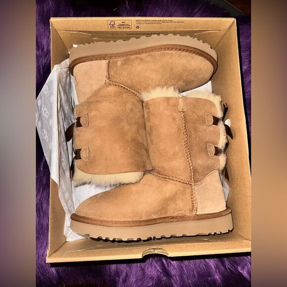 Ugg women’s Bailey Bow II, size 5, camel color. Brand new! - Picture 3 of 12